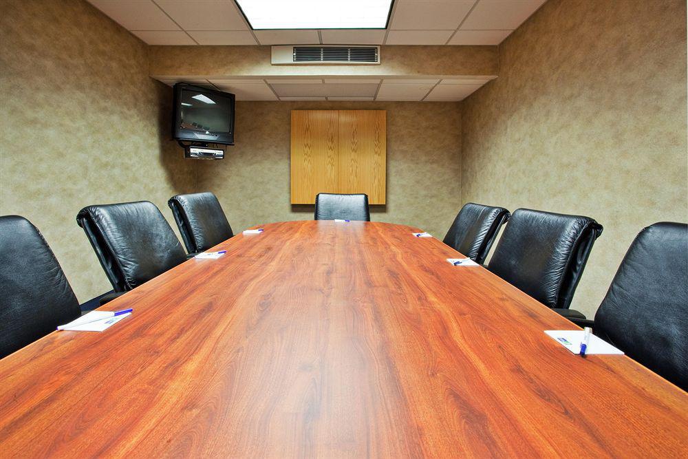 Holiday Inn Express Hotel & Suites Grand Rapids-North By Ihg Einrichtungen foto
