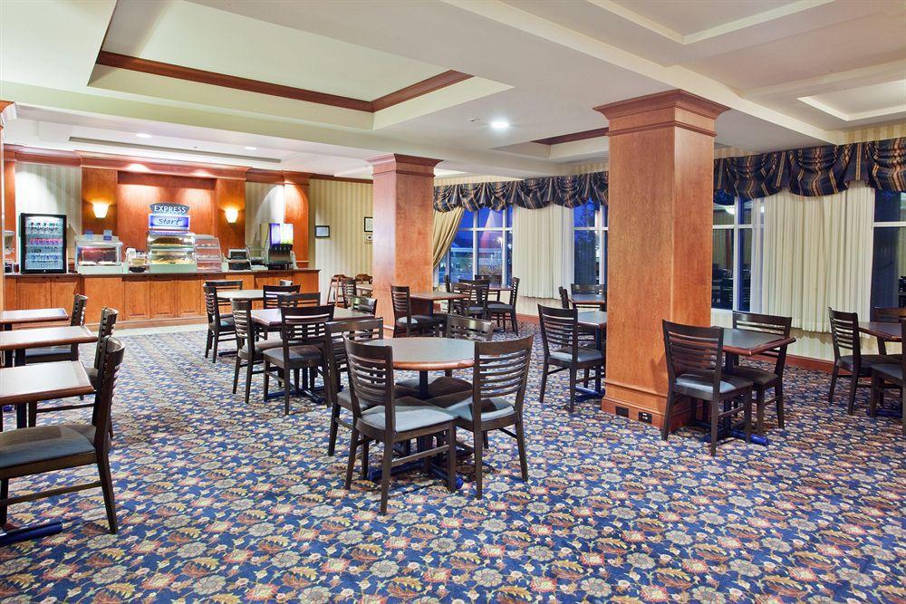 Holiday Inn Express Hotel & Suites Grand Rapids-North By Ihg Restaurant foto