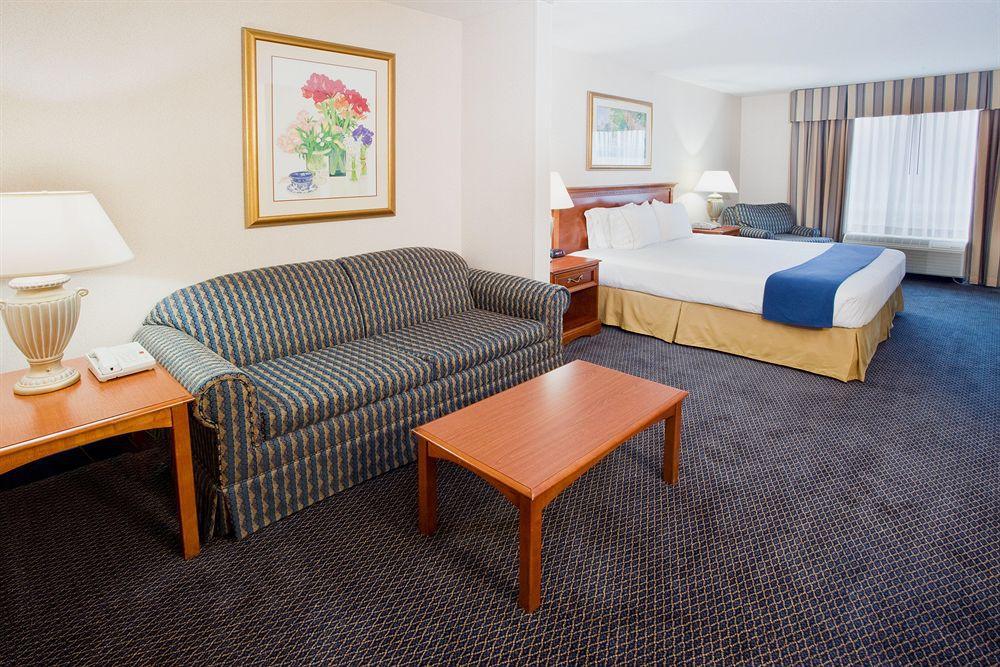 Holiday Inn Express Hotel & Suites Grand Rapids-North By Ihg Zimmer foto