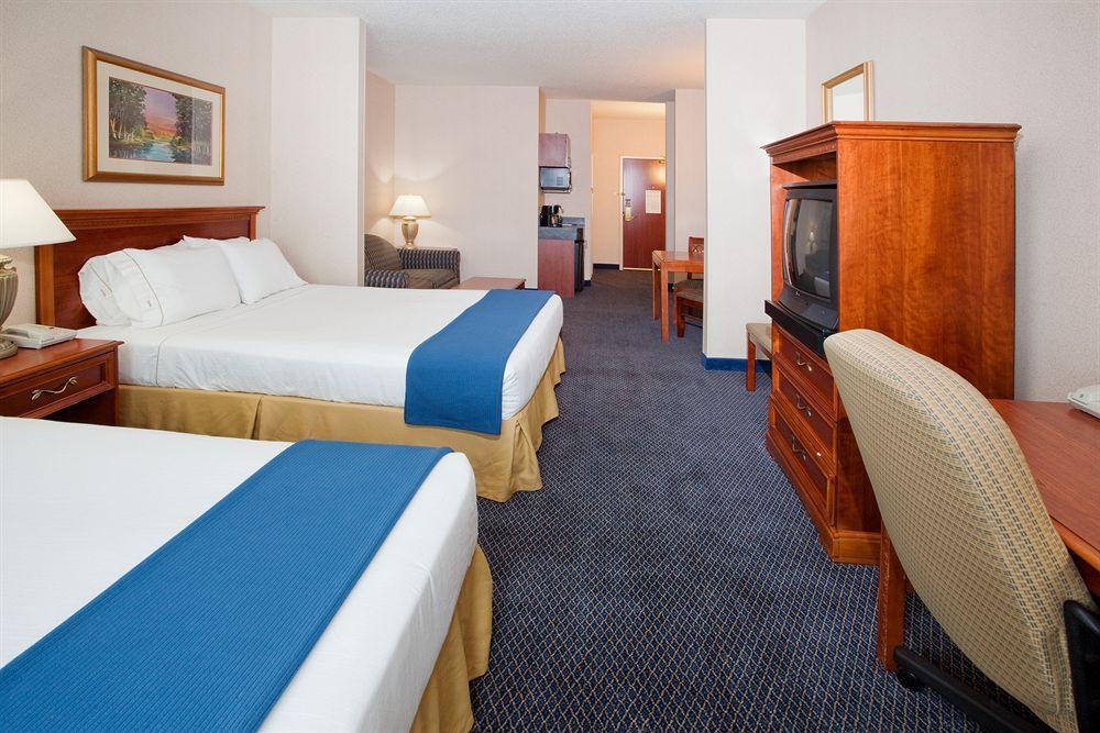 Holiday Inn Express Hotel & Suites Grand Rapids-North By Ihg Zimmer foto
