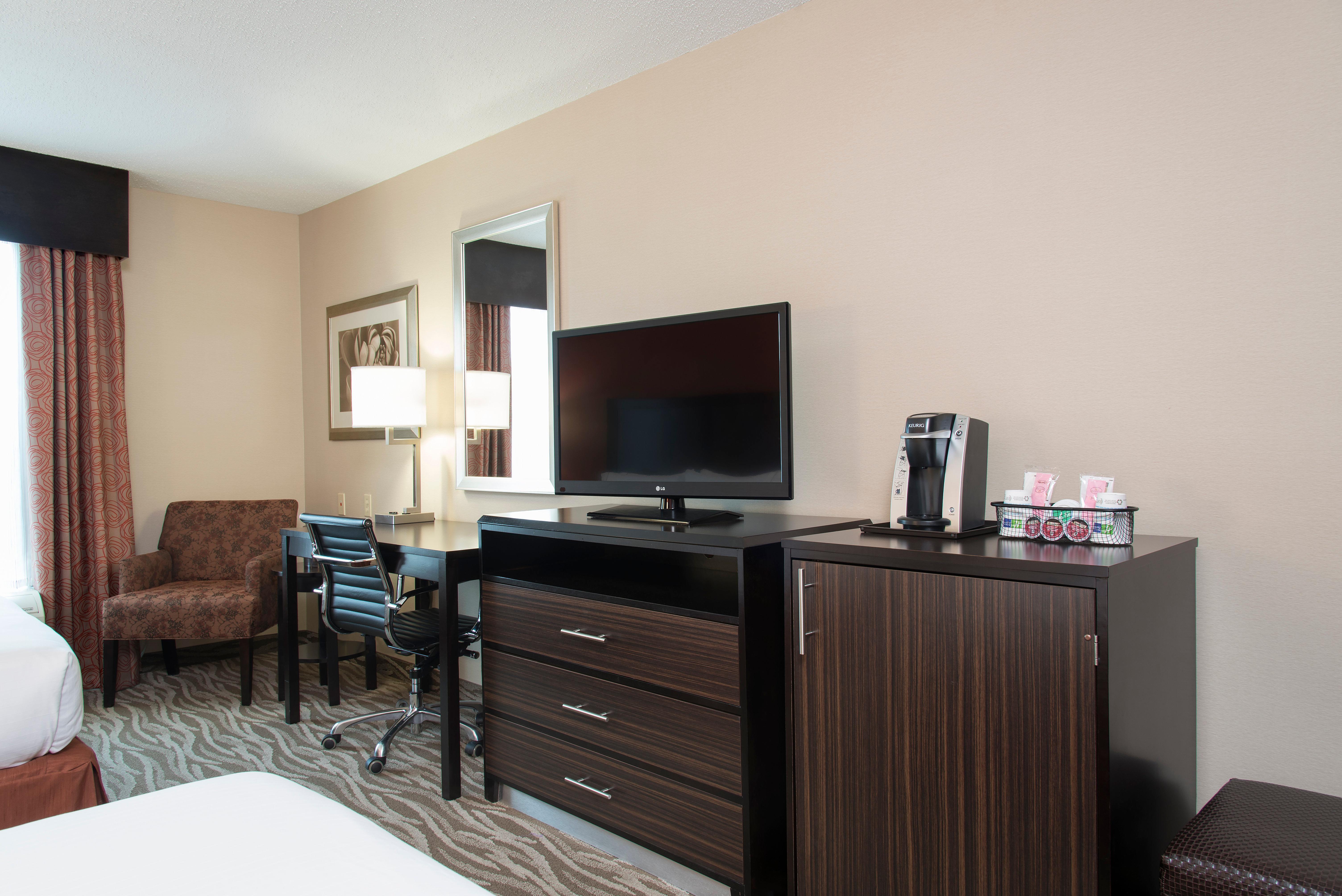 Holiday Inn Express Hotel & Suites Grand Rapids-North By Ihg Exterior foto