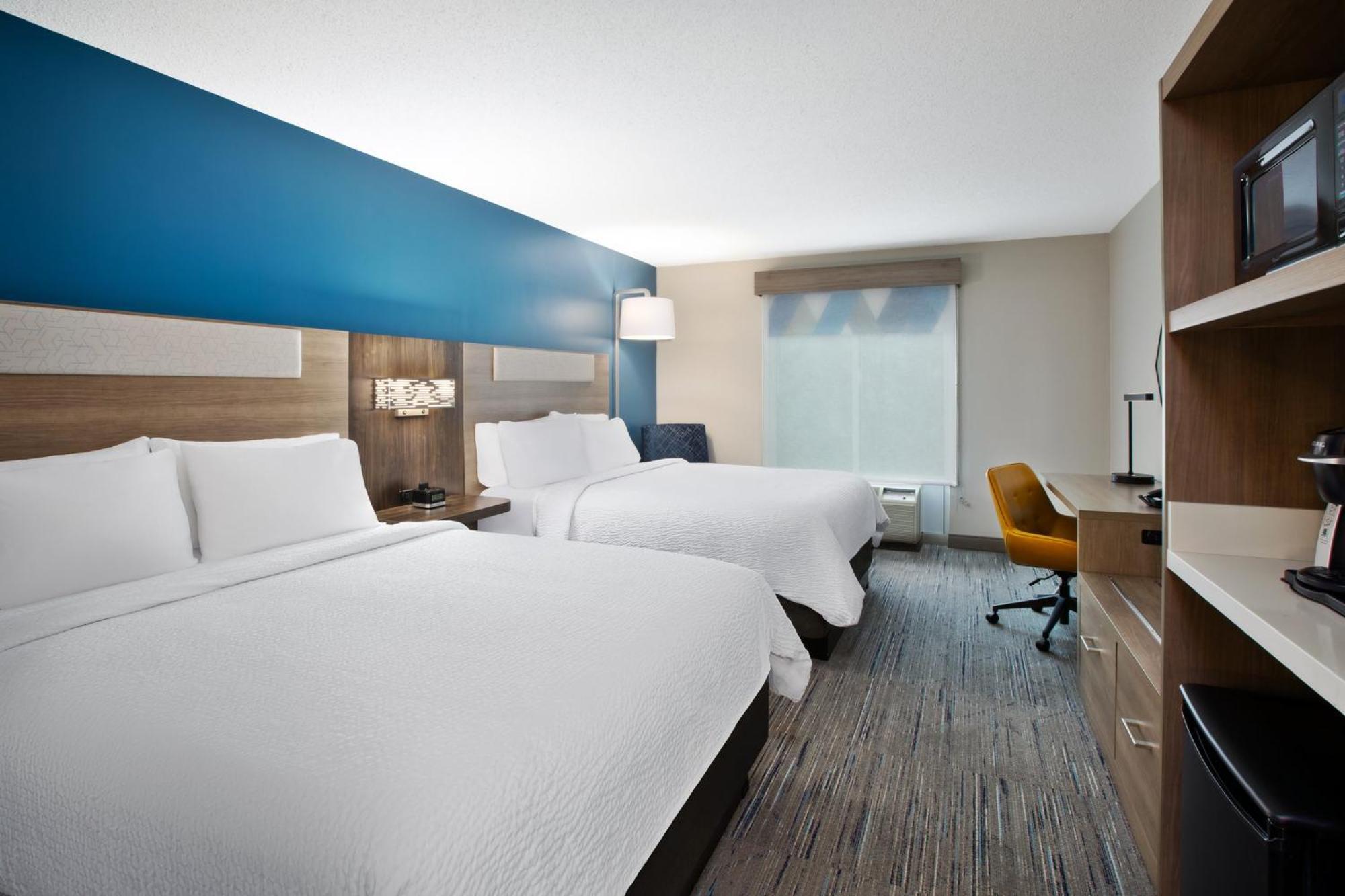 Holiday Inn Express Hotel & Suites Grand Rapids-North By Ihg Exterior foto