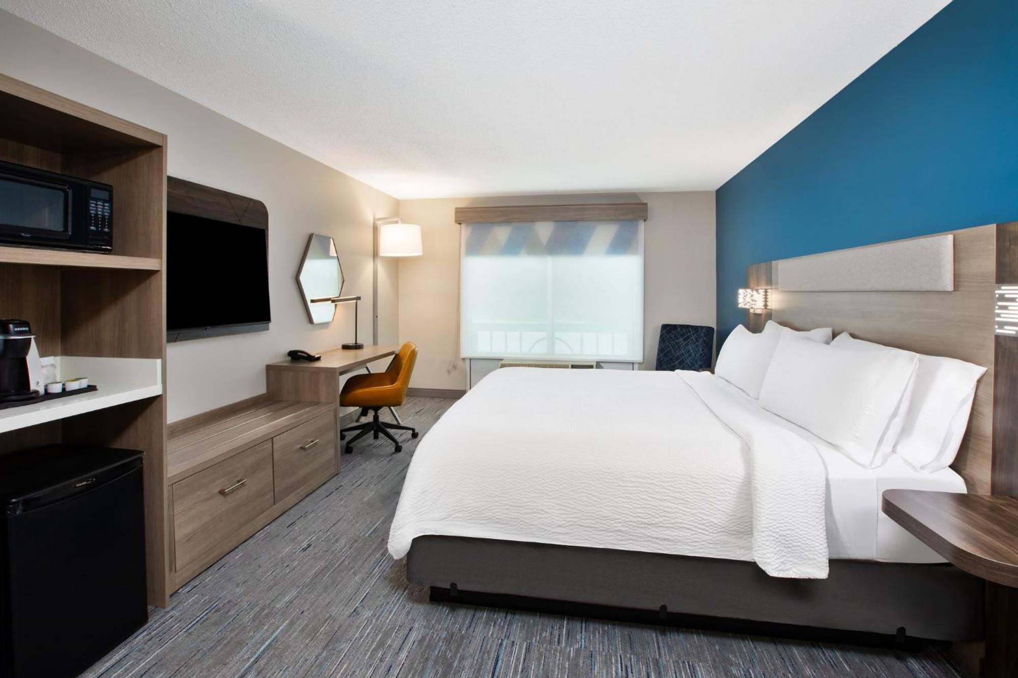 Holiday Inn Express Hotel & Suites Grand Rapids-North By Ihg Exterior foto