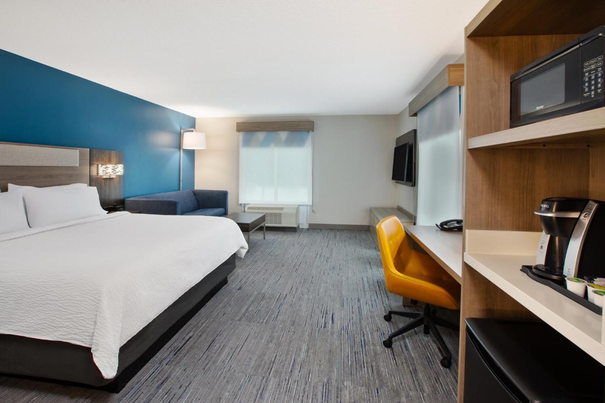 Holiday Inn Express Hotel & Suites Grand Rapids-North By Ihg Exterior foto