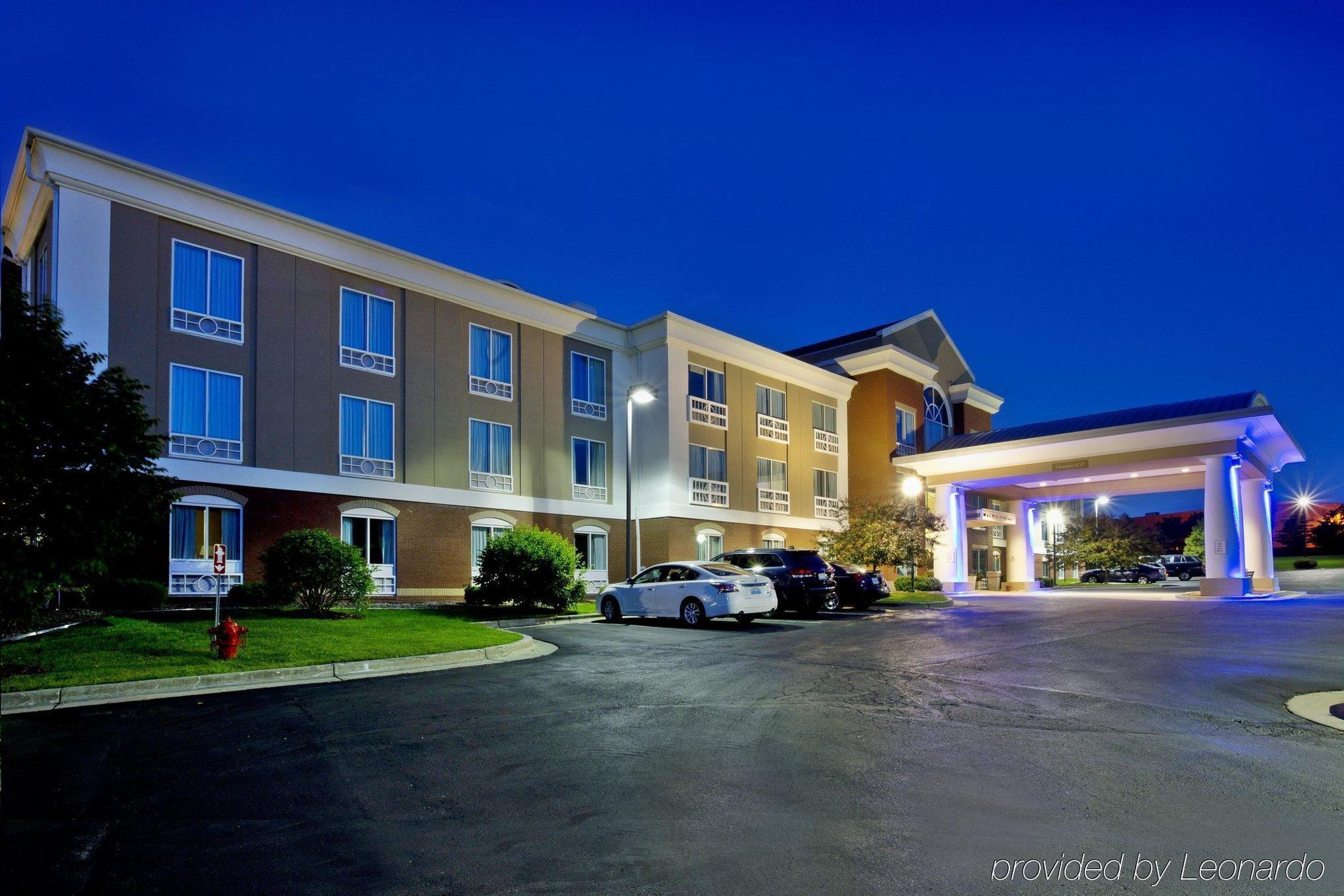Holiday Inn Express Hotel & Suites Grand Rapids-North By Ihg Exterior foto
